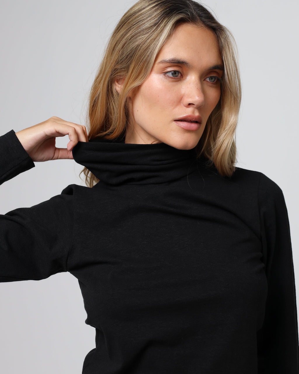 Hemp Essentials Mockneck